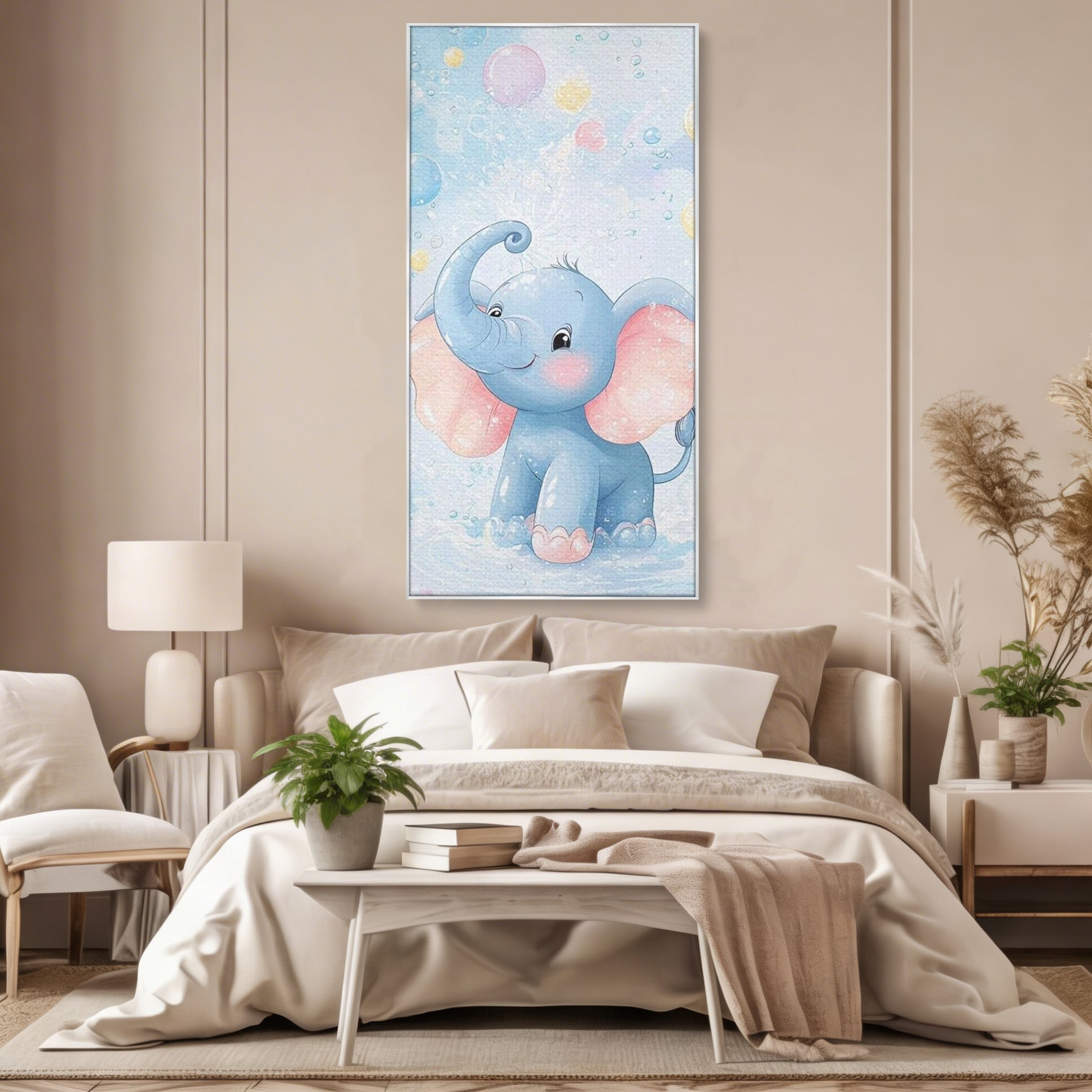 Tablou canvas cu tablou canvas cu elefantelet albastru, in rama de aluminiu argintiu, pe perete intr-un dormitor